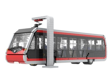 Autobús urbano moderno de color rojo y negro, estacionado en una parada.