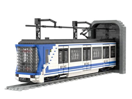 Tren CAF Serie 2000B Metro de Madrid de diseño moderno en colores blanco y azul, sobre rieles.